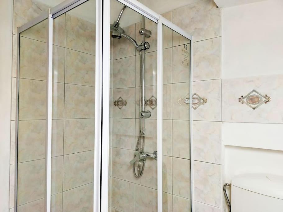 Lovely 1 Room Bedroom Loft, 20 Mins To Bgy Airport Pradalunga Ngoại thất bức ảnh